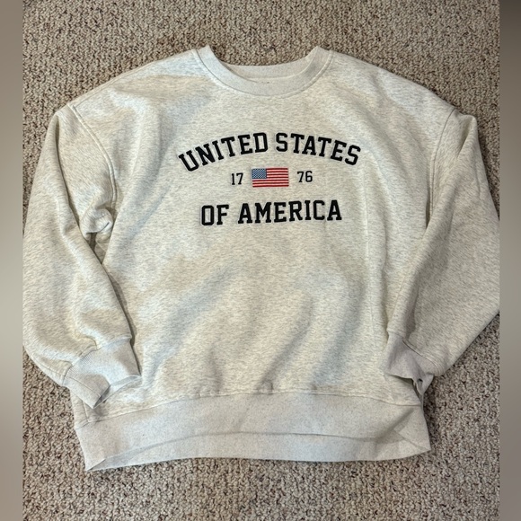 United States Crewneck - Picture 1 of 4
